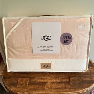 NWT UGG IONA Light Sand color Queen Sheet Set, 100% cotton, 300 thread count